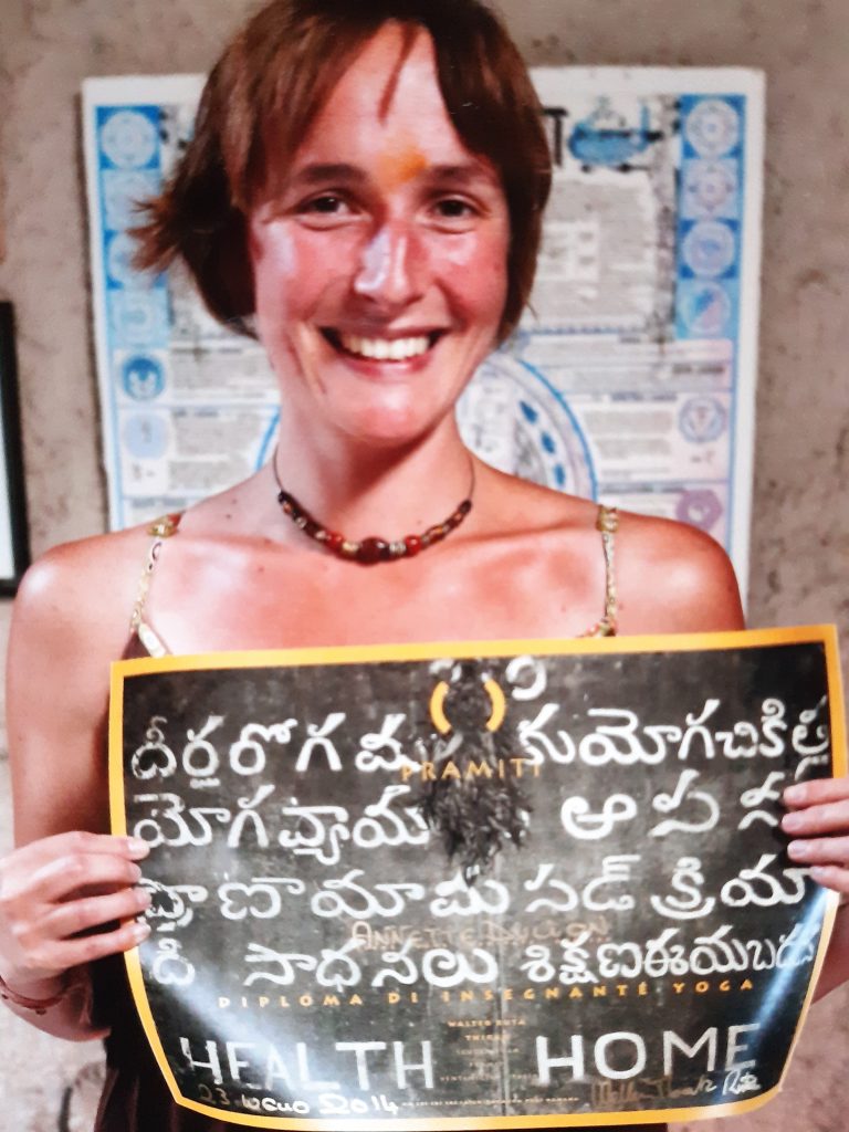 Annette Dulion, professeure de Yoga et diplômée de l'école Pramiti